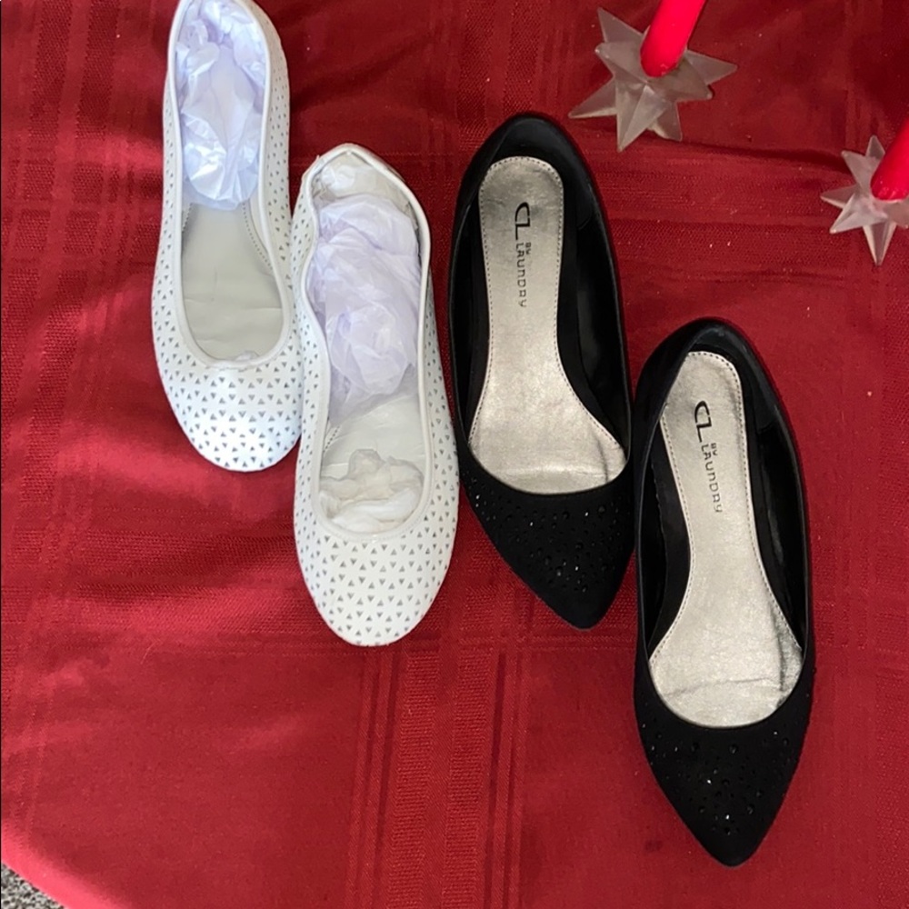 White and black women flats